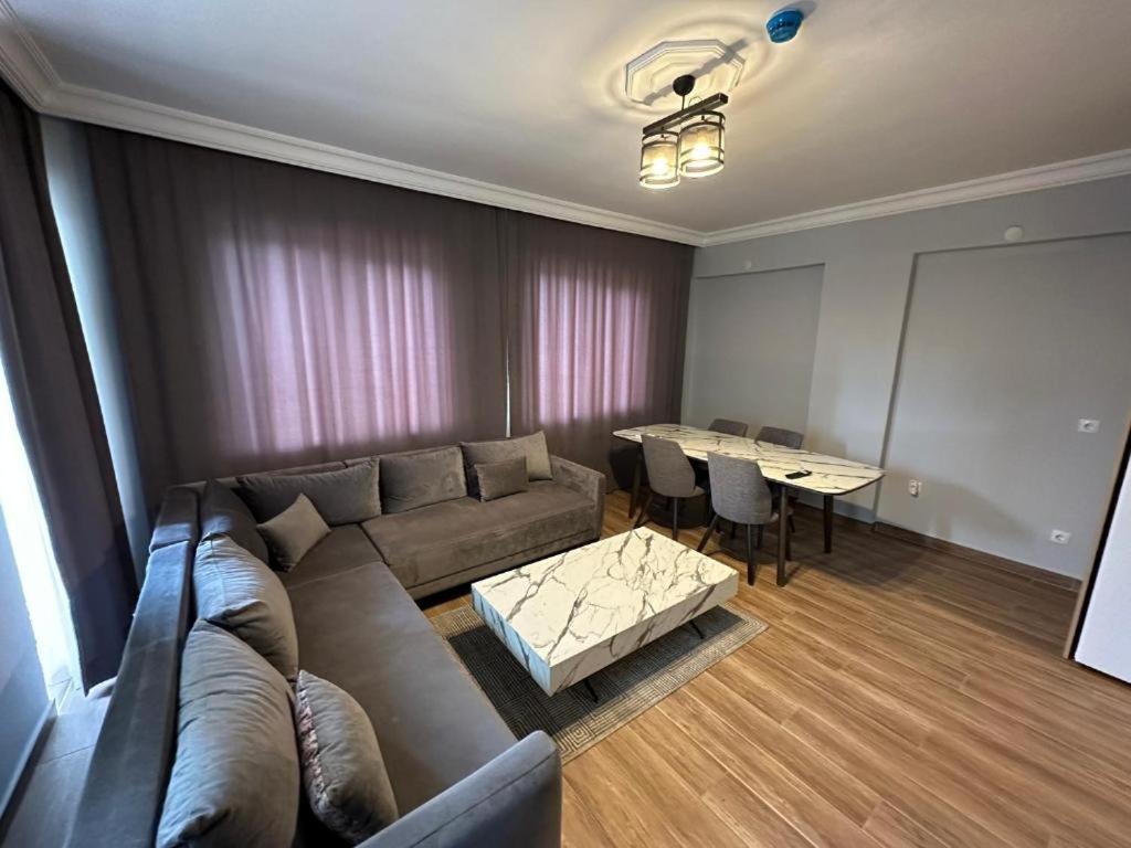 Daire Pomruj Lara Antalya