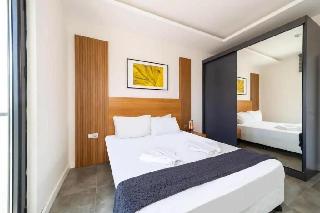 Pomruj Lara Daire Antalya